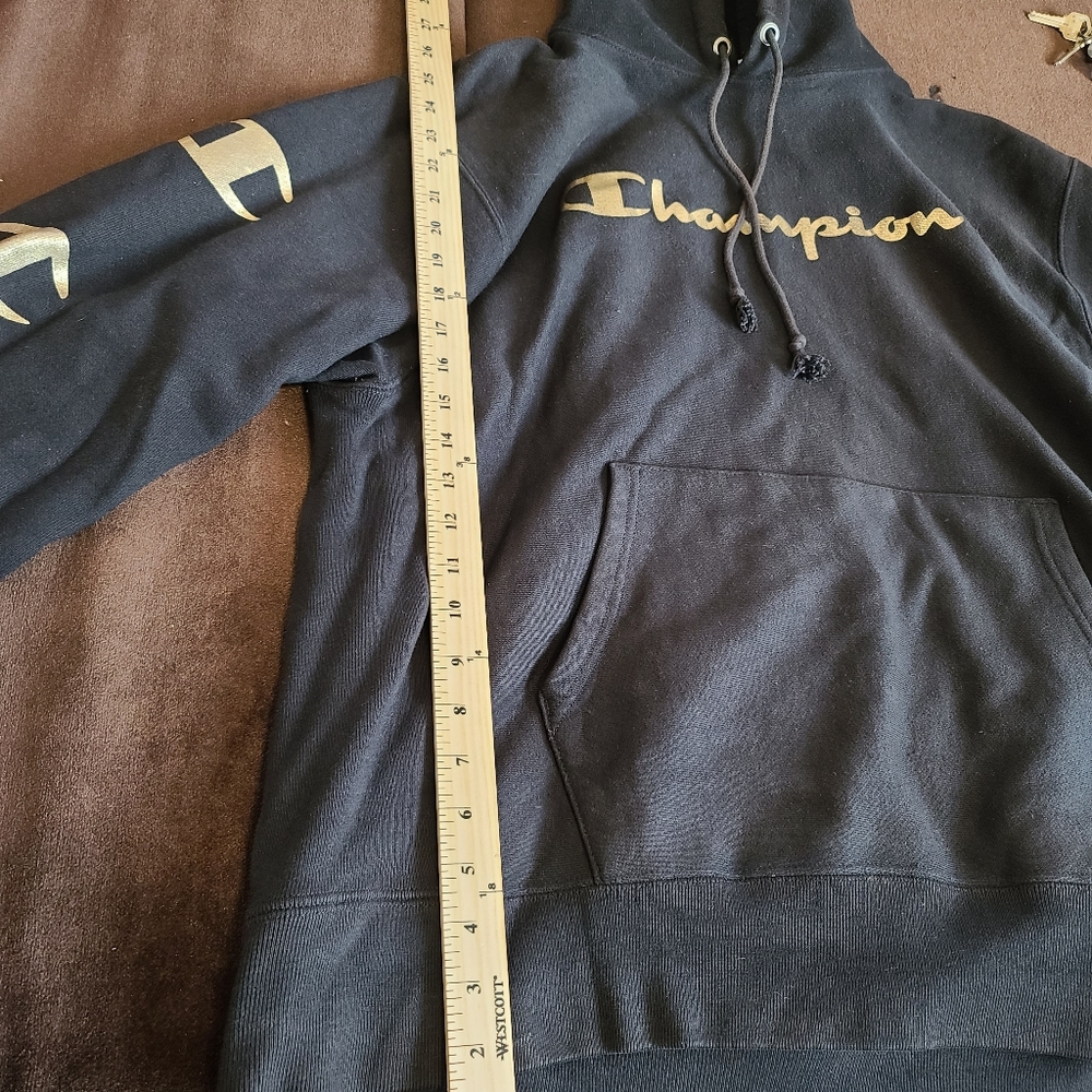 Champion gold logo